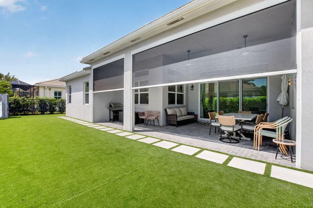 9682 Captiva Circle, Boynton Beach, FL 33437