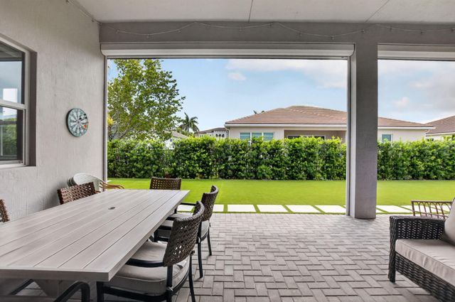 9682 Captiva Circle, Boynton Beach, FL 33437