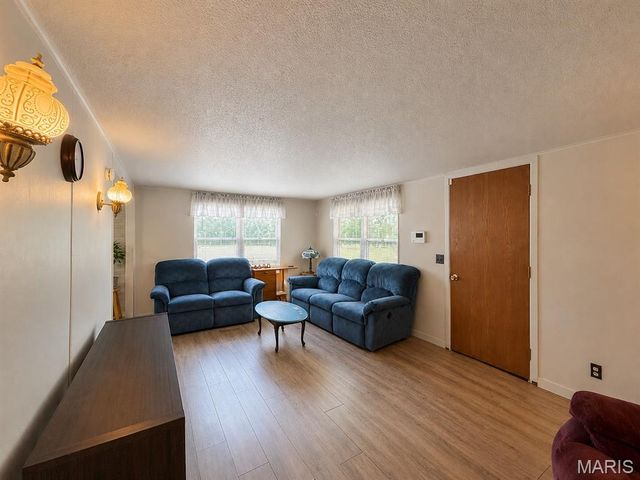 11577 Radio Station Rd, Cadet, MO 63630