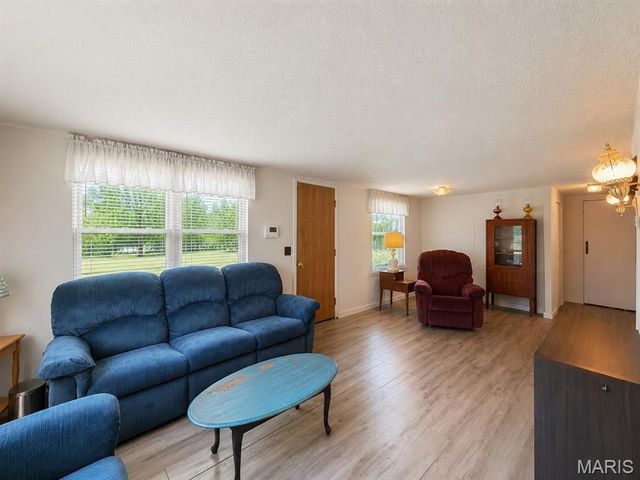 11577 Radio Station Rd, Cadet, MO 63630