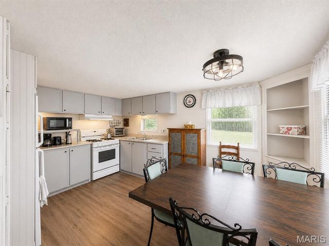 11577 Radio Station Rd, Cadet, MO 63630