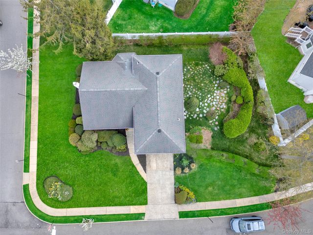 25 Lake Shore Boulevard, Massapequa, NY 11758