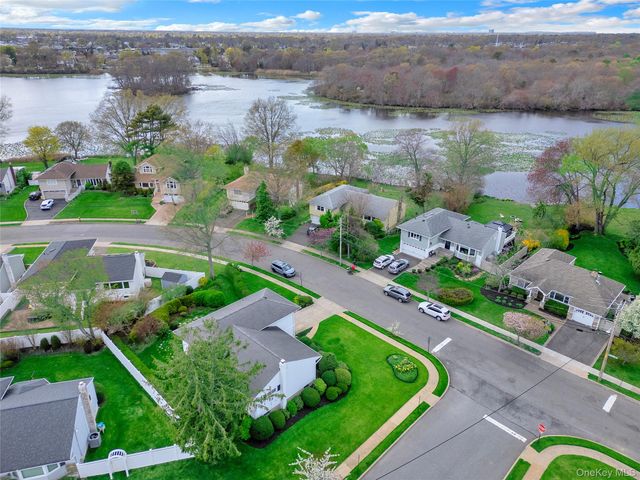 25 Lake Shore Boulevard, Massapequa, NY 11758