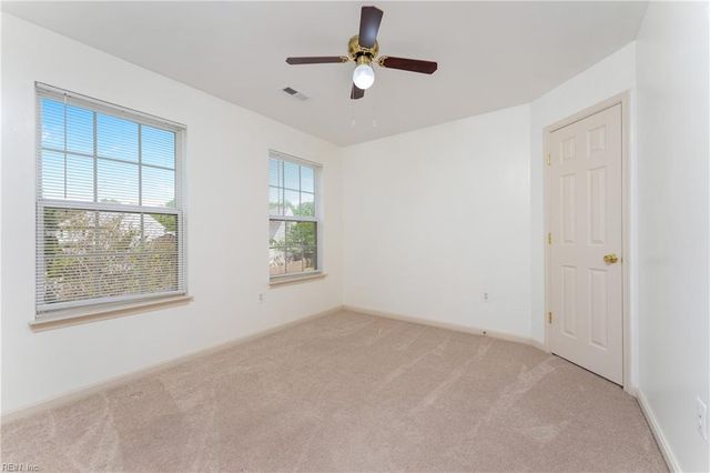 13 Cross Cut LN, Fredericksburg, VA 22405