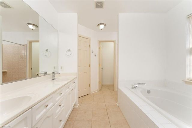 13 Cross Cut LN, Fredericksburg, VA 22405