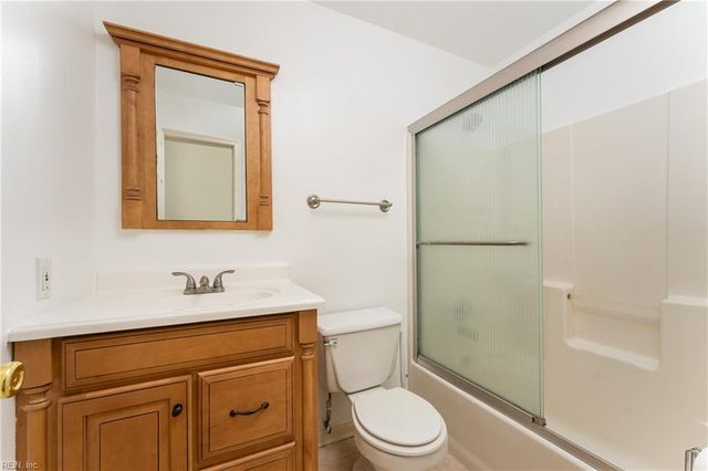 13 Cross Cut LN, Fredericksburg, VA 22405