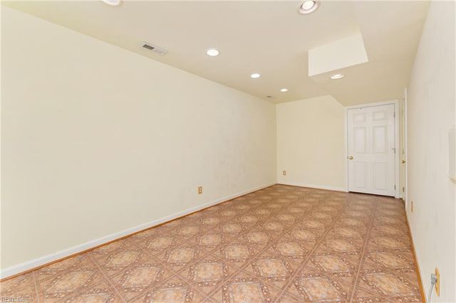 13 Cross Cut LN, Fredericksburg, VA 22405