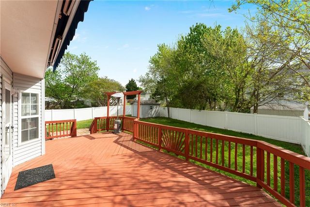 13 Cross Cut LN, Fredericksburg, VA 22405