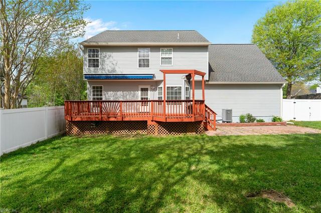 13 Cross Cut LN, Fredericksburg, VA 22405