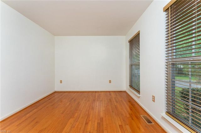 13 Cross Cut LN, Fredericksburg, VA 22405