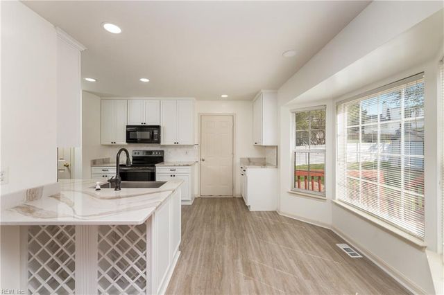 13 Cross Cut LN, Fredericksburg, VA 22405