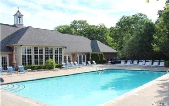 3633 Oakmonte Boulevard 189, Oakland Charter Township, MI 48306