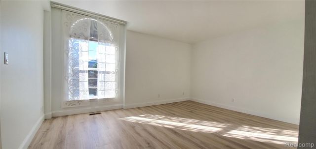 3633 Oakmonte Boulevard 189, Oakland Charter Township, MI 48306