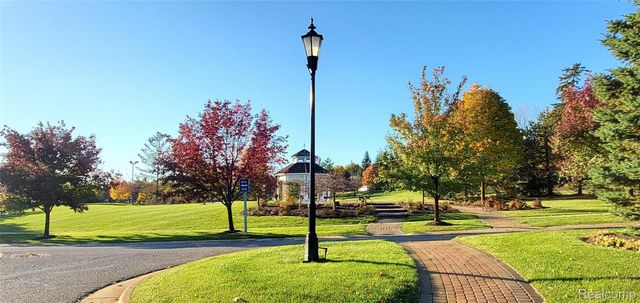 3633 Oakmonte Boulevard 189, Oakland Charter Township, MI 48306