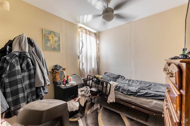 1902 N Albany Avenue, Chicago, IL 60647
