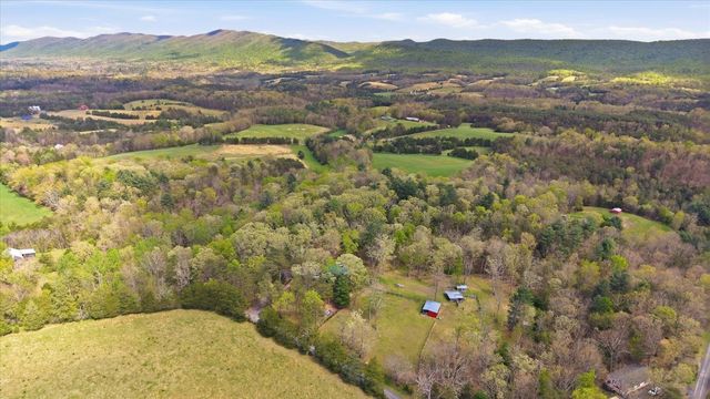 482 BOYER RD, Fort Valley, VA 22652