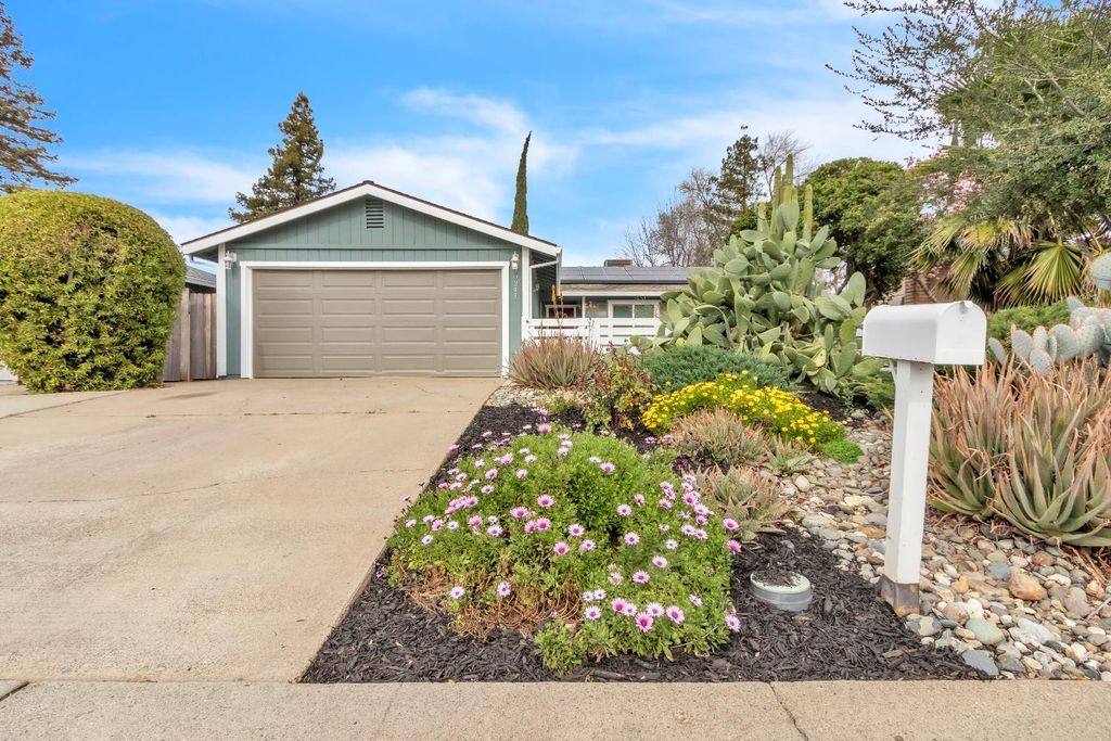 10243 Pistachio Way, Sacramento, CA 95827