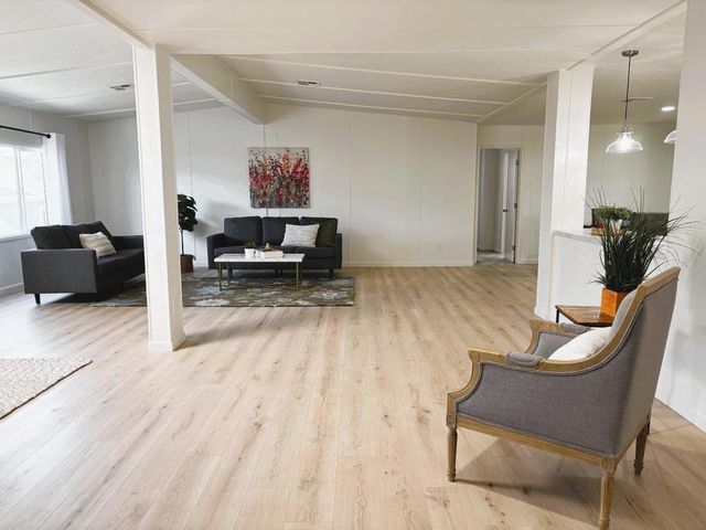 128 Chateau La Salle Drive, San Jose, CA 95111