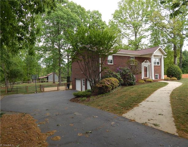 340 Mountainview Road, King, NC 27021