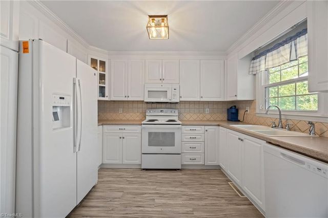 340 Mountainview Road, King, NC 27021