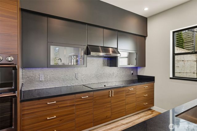 18111 84th Avenue W, Edmonds, WA 98026