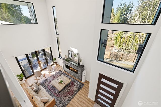 18111 84th Avenue W, Edmonds, WA 98026