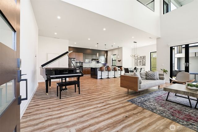 18111 84th Avenue W, Edmonds, WA 98026