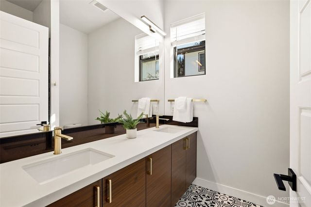 18111 84th Avenue W, Edmonds, WA 98026