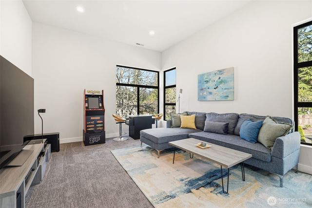 18111 84th Avenue W, Edmonds, WA 98026