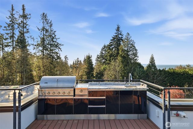 18111 84th Avenue W, Edmonds, WA 98026