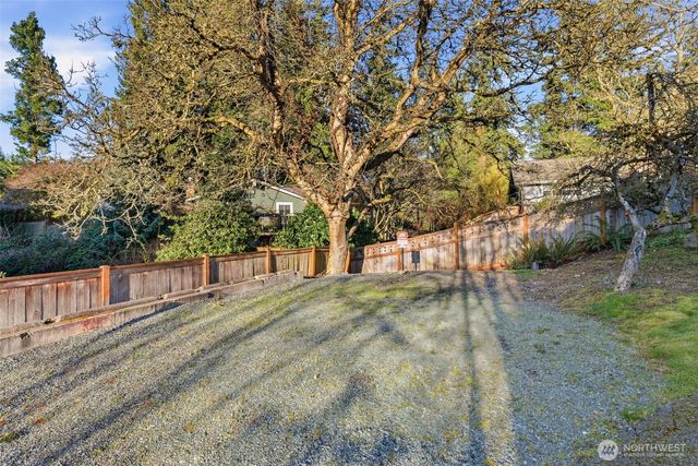 18111 84th Avenue W, Edmonds, WA 98026