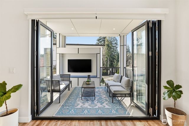 18111 84th Avenue W, Edmonds, WA 98026