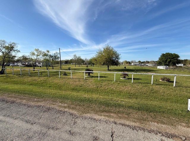 64 County Road 48614, Dayton, TX 77535