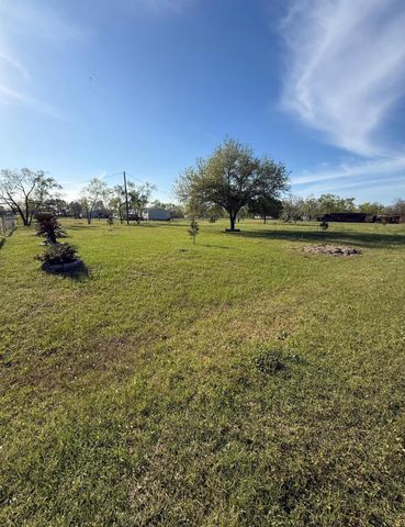 64 County Road 48614, Dayton, TX 77535