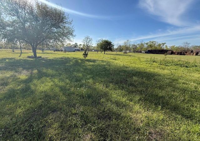 64 County Road 48614, Dayton, TX 77535