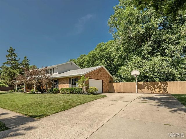 1019 N Smiley Street, O'fallon, IL 62269