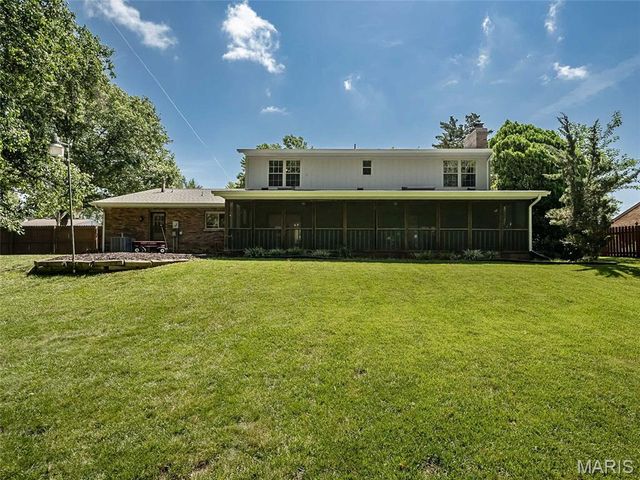 1019 N Smiley Street, O'fallon, IL 62269