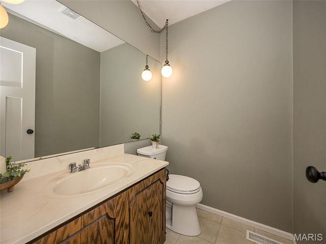 1019 N Smiley Street, O'fallon, IL 62269