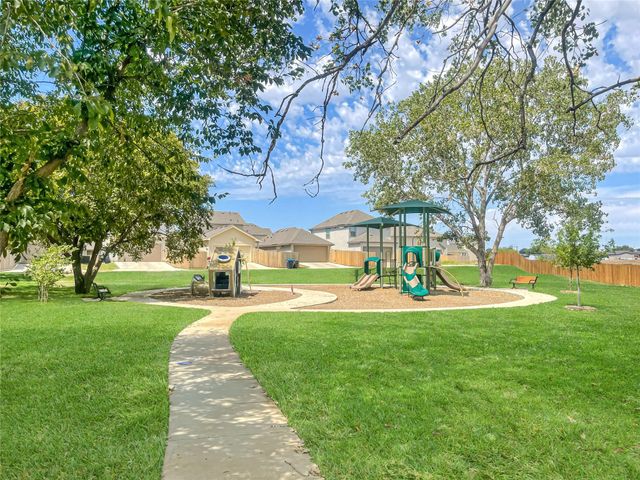 5516 Eagle Point Drive, Fort Worth, TX 76119