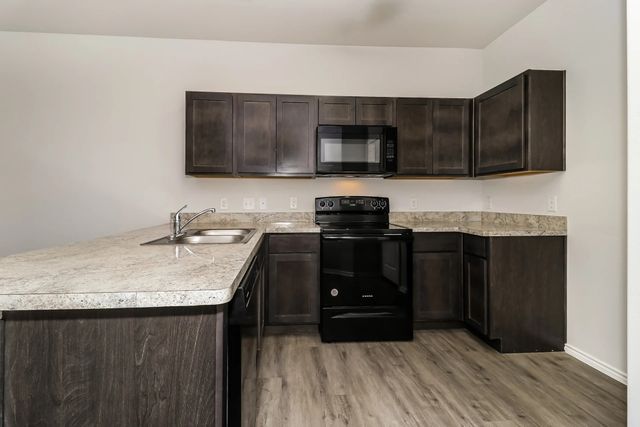 5516 Eagle Point Drive, Fort Worth, TX 76119