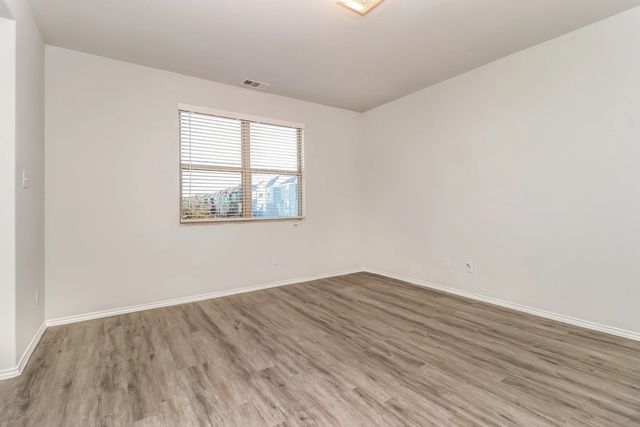 5516 Eagle Point Drive, Fort Worth, TX 76119