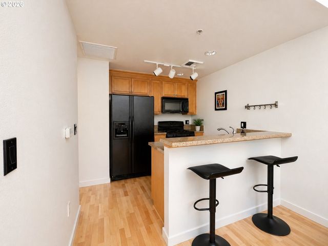 910 Se 42ND Ave 240, Portland, OR 97215