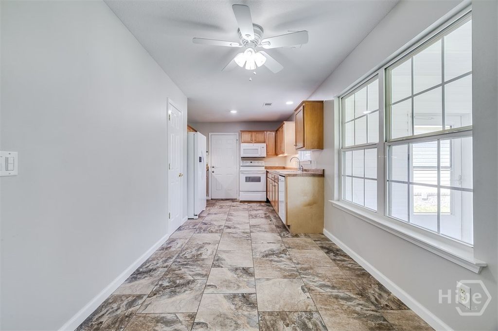 Image 10 of property listing at 107 Rogers Drive, Rincon, GA 31326