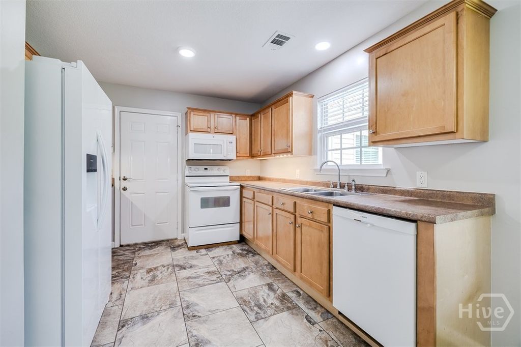 Image 11 of property listing at 107 Rogers Drive, Rincon, GA 31326