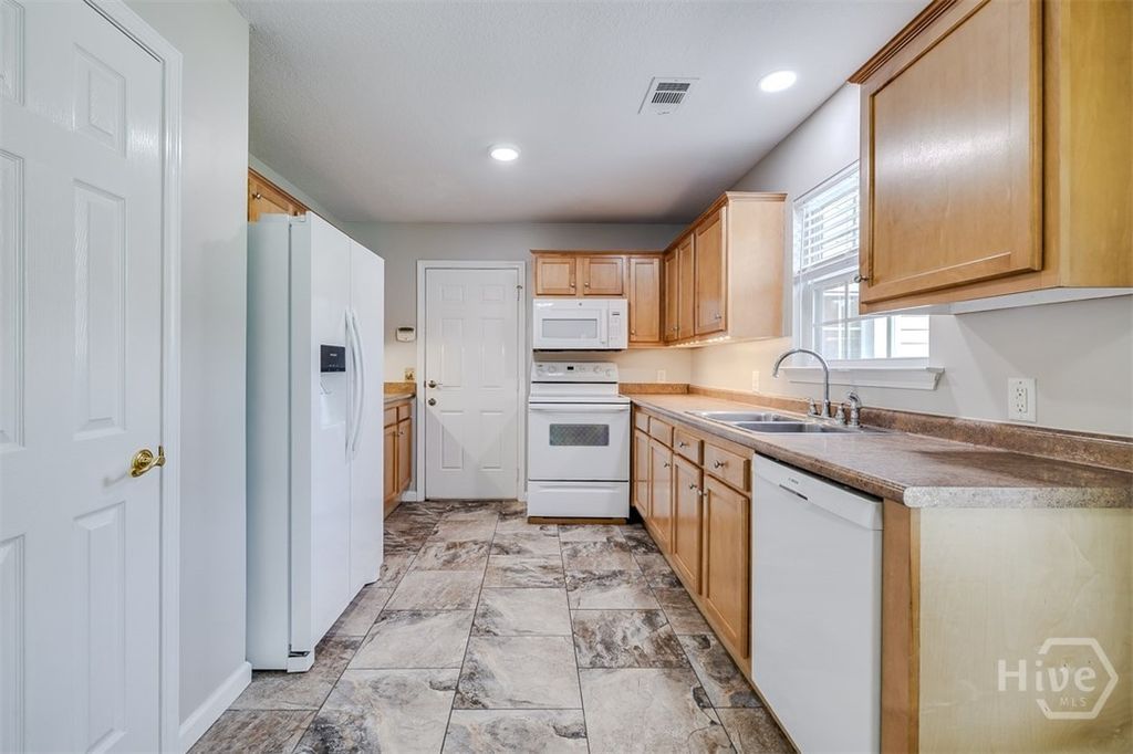 Image 12 of property listing at 107 Rogers Drive, Rincon, GA 31326