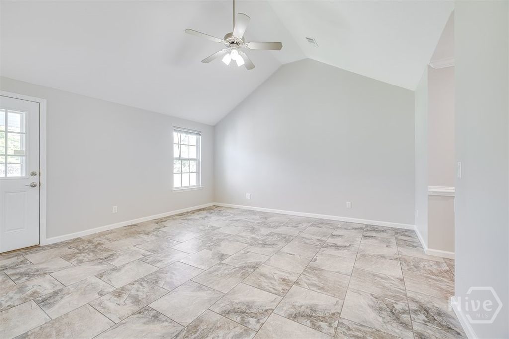 Image 7 of property listing at 107 Rogers Drive, Rincon, GA 31326
