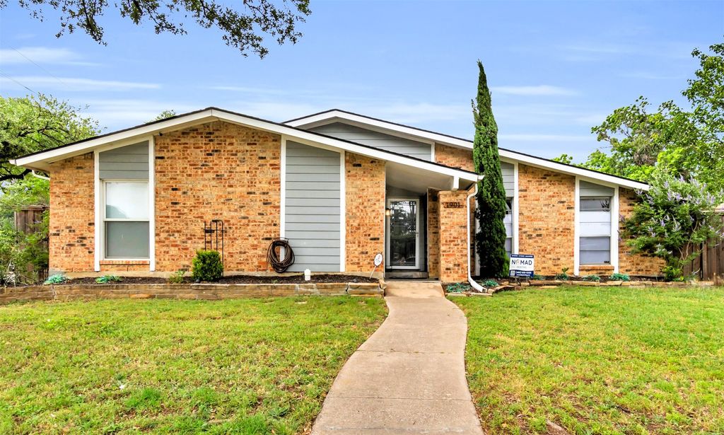 1901 Paxton Drive, Carrollton, TX 75007