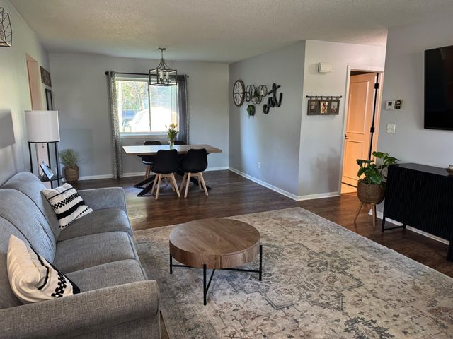 901 22nd Avenue SW, Austin, MN 55912