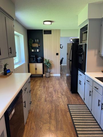 901 22nd Avenue SW, Austin, MN 55912