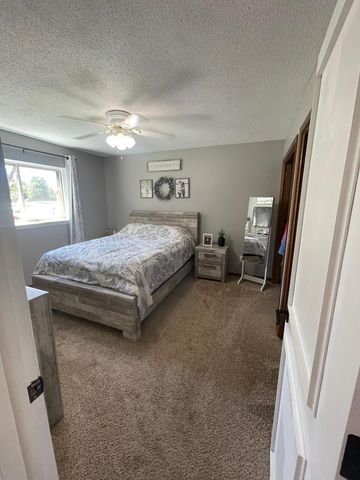 901 22nd Avenue SW, Austin, MN 55912